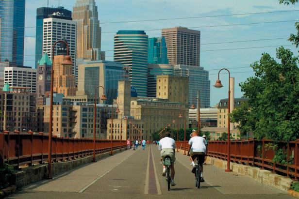 Cyclists in Minneapolis Cyclists in Minneapolis