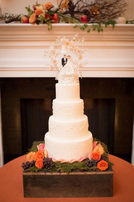 20 Ideas for Cute and Edible Wedding Cake Toppers GAC