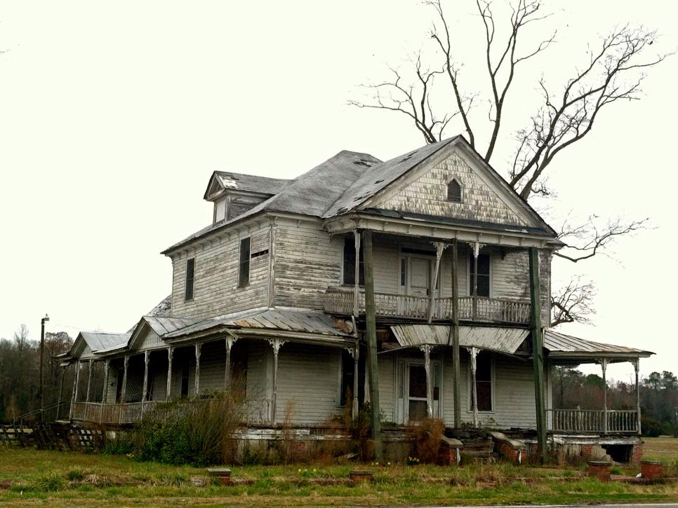 9 Real Haunted Homes and Hotels of the South | GAC