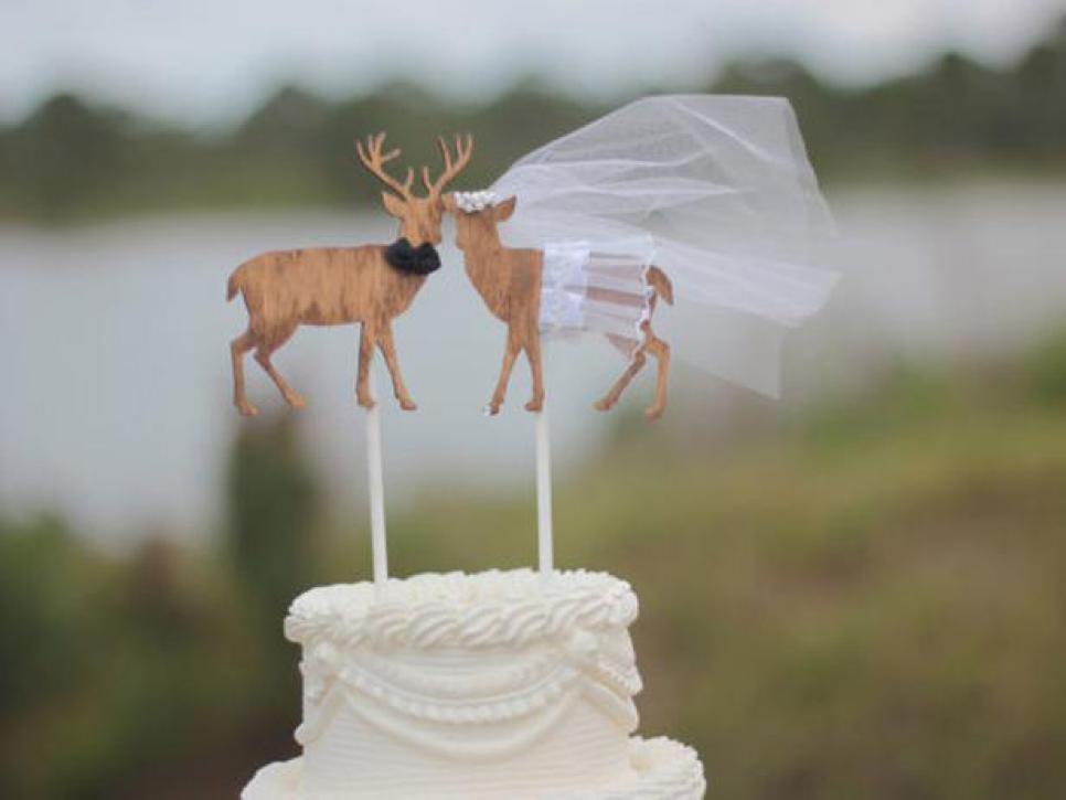 20 Ideas For Cute And Edible Wedding Cake Toppers Gac