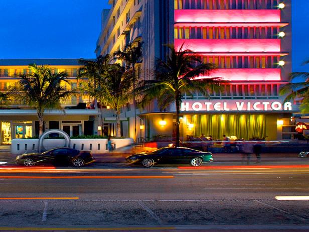 Tour The Iconic Hotel Victor In Miami Beach Gac